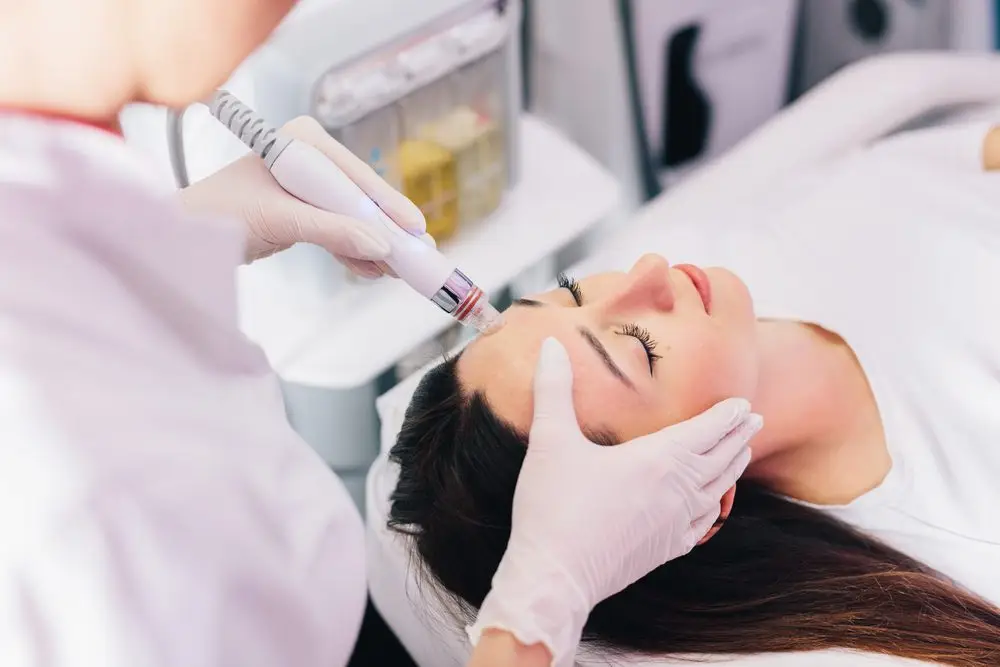 HydraFacial device wand treatment at Skin6 Toronto